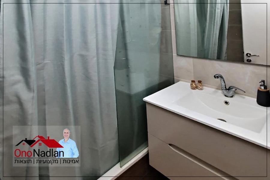 דירת ארבעה חדרים למכירה בקרית אונו