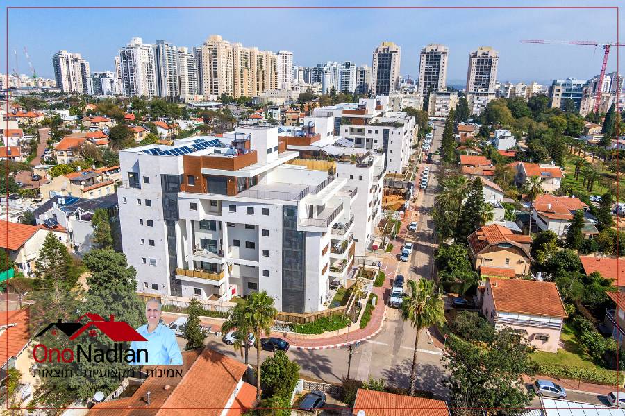 דירת ארבעה חדרים למכירה ברחוב מונטפיורי קריית אונו